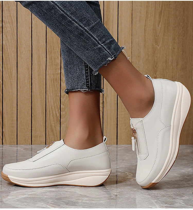 Women’s Flat Sports Shoes