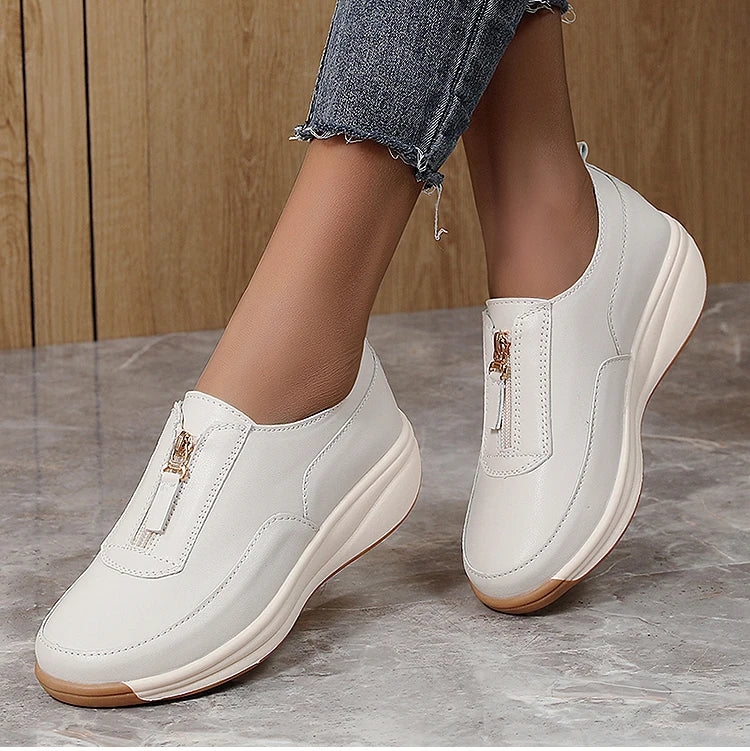 Women’s Flat Sports Shoes