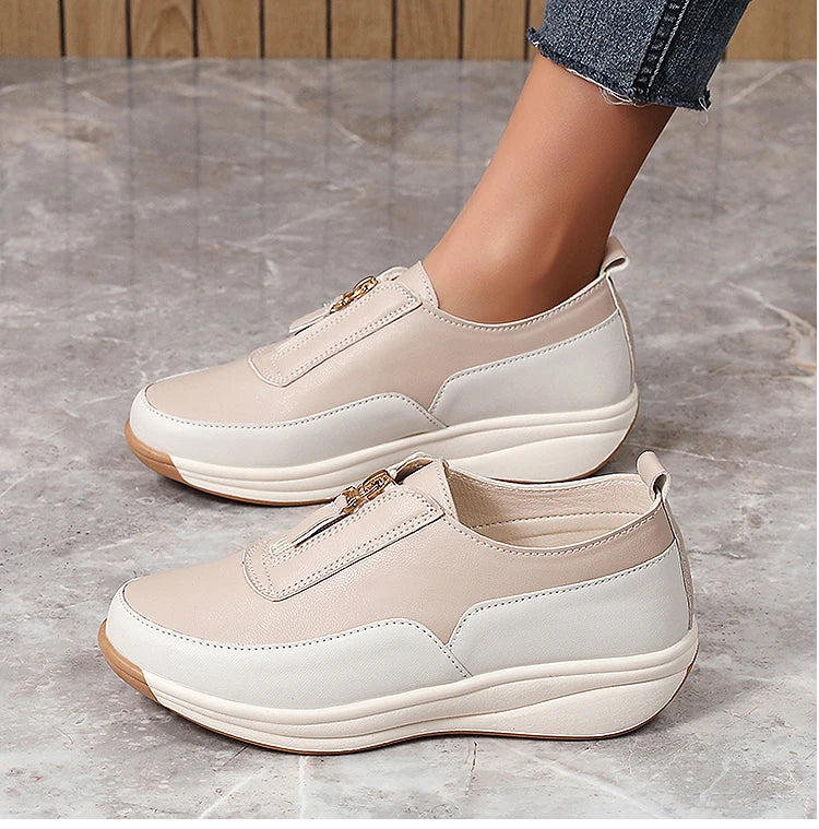 Women’s Flat Sports Shoes