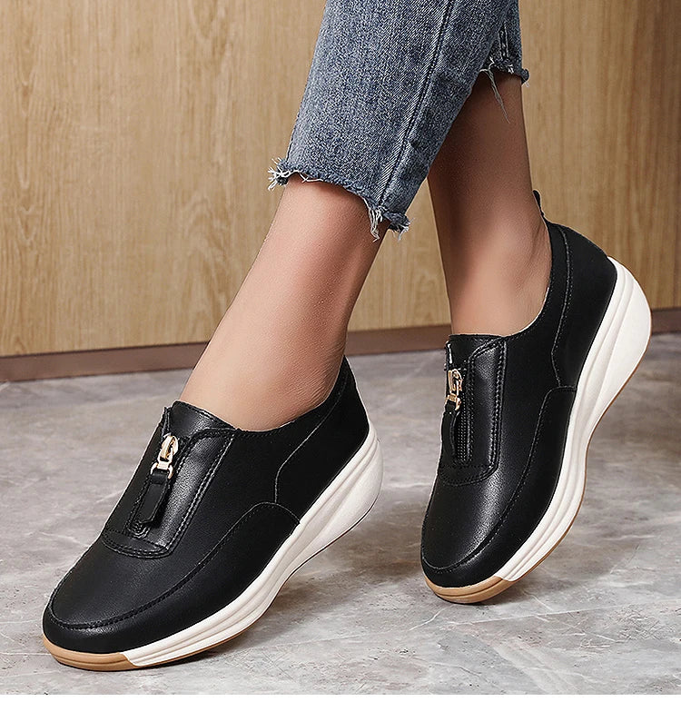 Women’s Flat Sports Shoes