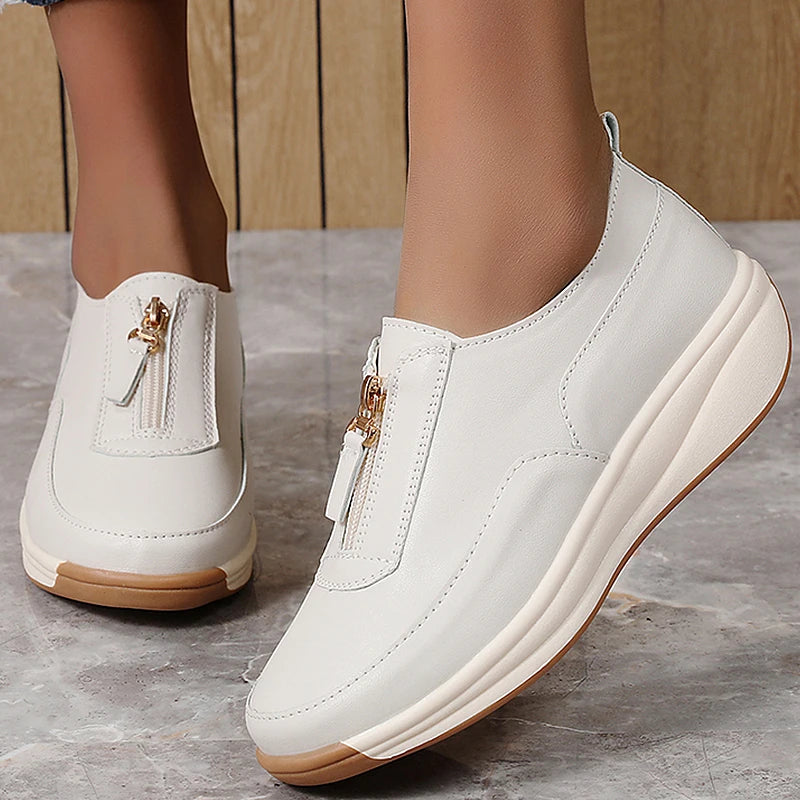 Women’s Flat Sports Shoes
