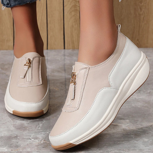 Women’s Flat Sports Shoes
