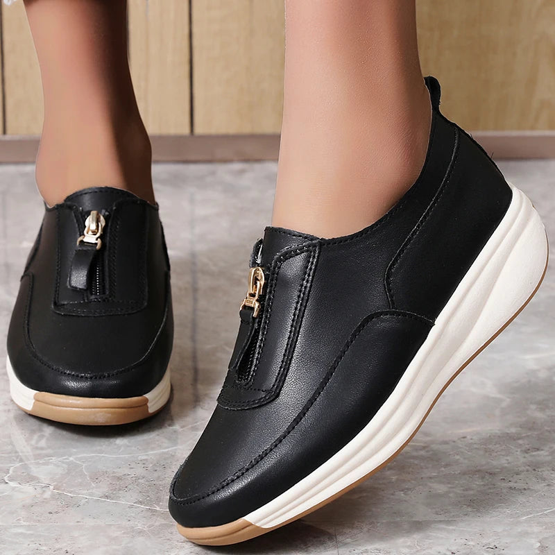 Women’s Flat Sports Shoes