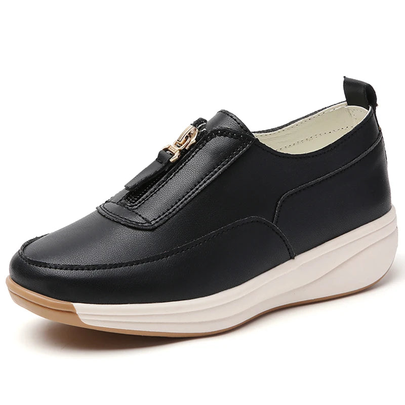 Women’s Flat Sports Shoes