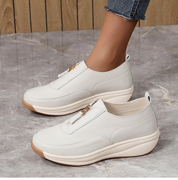 Women’s Flat Sports Shoes