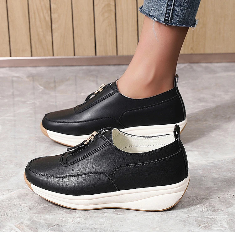 Women’s Flat Sports Shoes